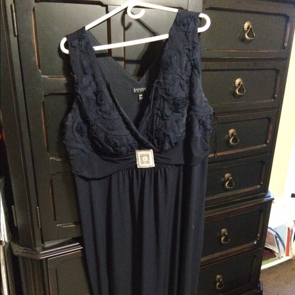 Sleeveless navy formal gown