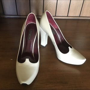 Louis Vuitton Pumps