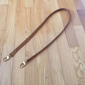 Louis Vuitton cross body strap
