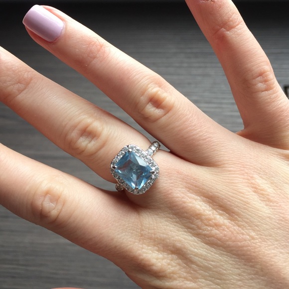Jewelry - Sterling silver blue diamond ring