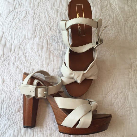 SOLD. Michael Kors heels! - Picture 2 of 4