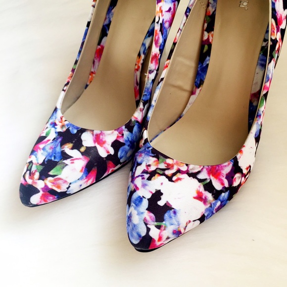 HP | Floral Statement Heels - Picture 3 of 4