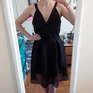 ISSUE NEW YORK, NWT LBD, sz L