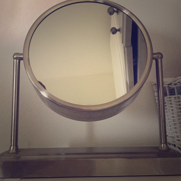 Light up table mirror