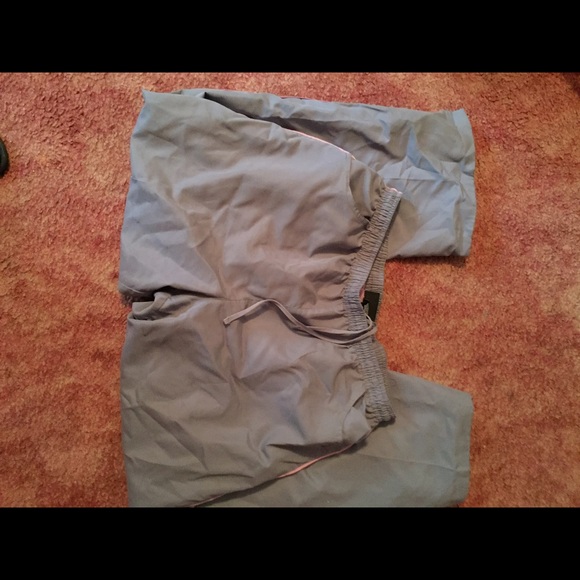 Athletic pants