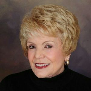 Meet your Posher, Loette