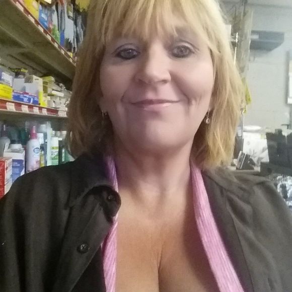Meet your Posher, Lynn - Picture 1 of 1