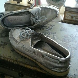 Sperry topsiders, a softgold meltalic , size 8 med