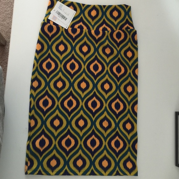 Xs LuLaRoe Cassie