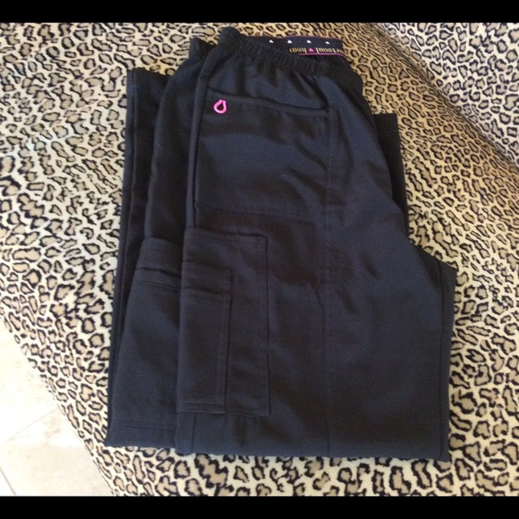 ✂️✂️ PRICE CUT ✂️✂️ SCRUB BOTTOMS