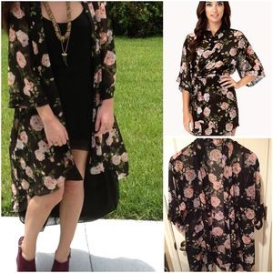 Floral kimono robe🌺🌸