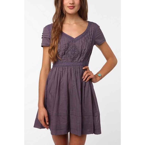 Thistlepearl detail dress!