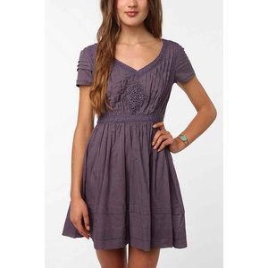 Thistlepearl detail dress!