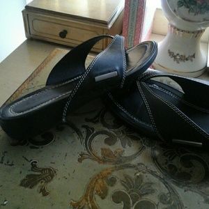 Donald Pliner sport-I-QUE, black leather thong,  8