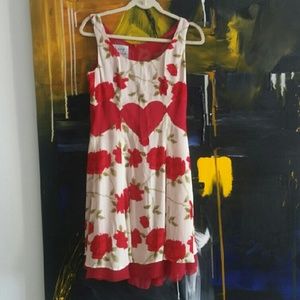 Picture shows beautiful silky gausy/chiffon dress.