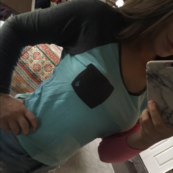 {Lightweight tri-color VOLCOM tee} - Picture 2 of 4