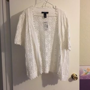 💥SOLD💥White shrug top