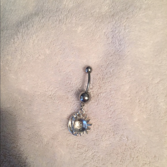 Belly button ring - Picture 2 of 2