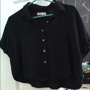 Black cropped collared button-down