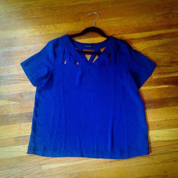 Navy blue blouse "the Neck Down" - Picture 2 of 3