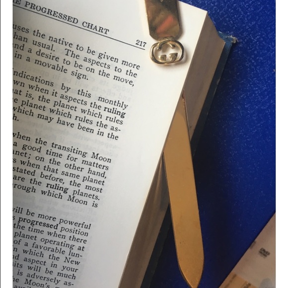 Gold Authentic Vintage Gucci bookmark - Picture 2 of 3