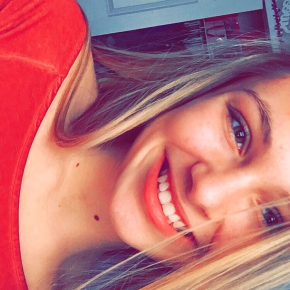 Meet your Posher, Brooke