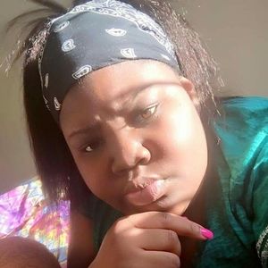 Meet your Posher, Naythis