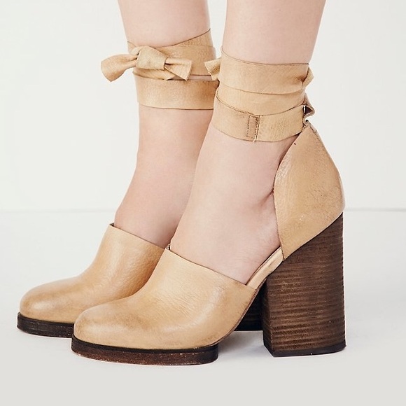 cora wrap heel