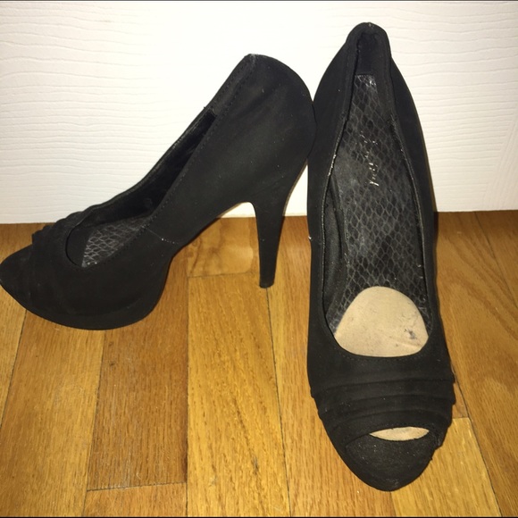 🔥 4 inch black suede heels