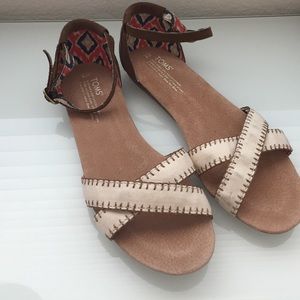 NWOT TOMS Sandals
