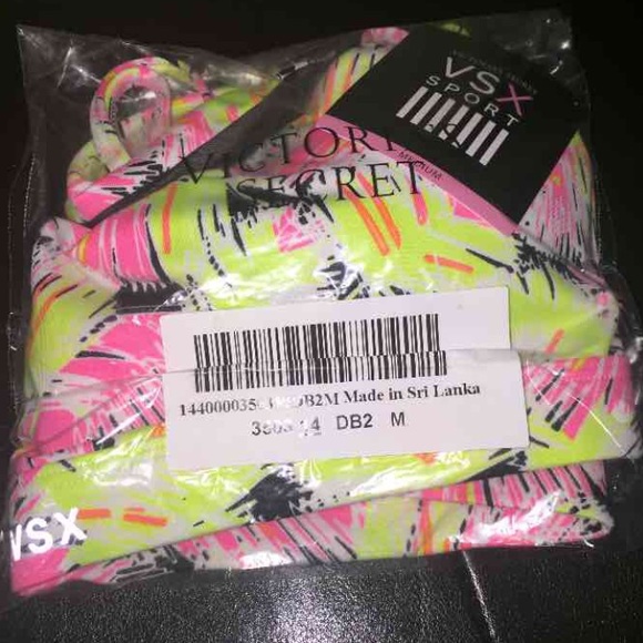 VS Strappy Mesh-Trim Sport Bra - Picture 4 of 4