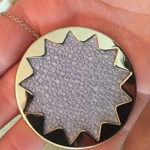 House of Harlow pendant necklace