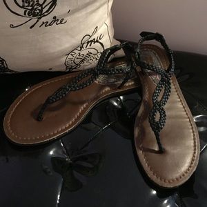 Aeropostale Black braid strap sandals