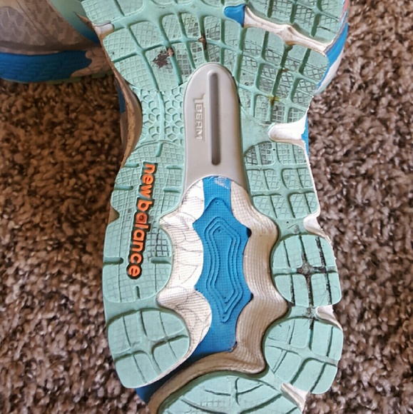 New balance - Picture 2 of 4