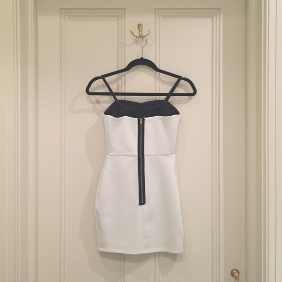 White and Black Body Con - US 2, UK 6 - Picture 2 of 2