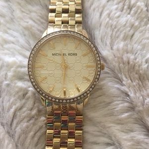 MICHAEL KORS GOLD WATCH