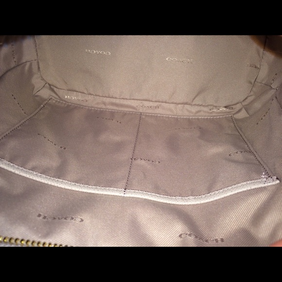 Additional pics Coach - Picture 3 of 3
