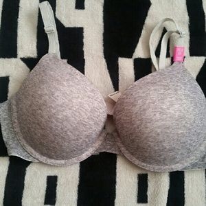 VS Pink Wear Everywhere Bra