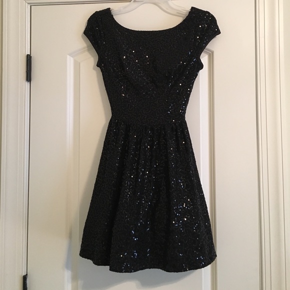 Black Sequin dress - Picture 1 of 3