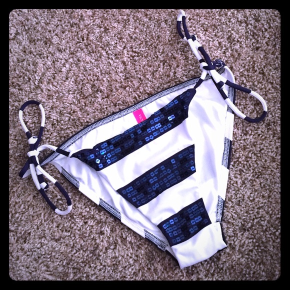VS striped bikini bottoms😍👙
