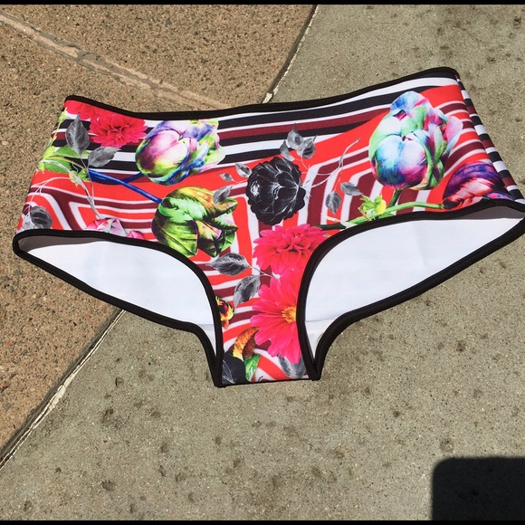 NEW Clover canyon Swim bottom size small