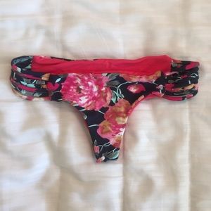 San Lorenzo multi strap bottoms