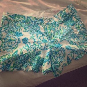 Lilly shorts never worn