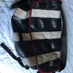 Alchemy goods messenger bag.