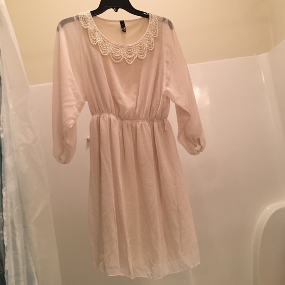 Cream colored dress with sequined neck - Picture 1 of 1