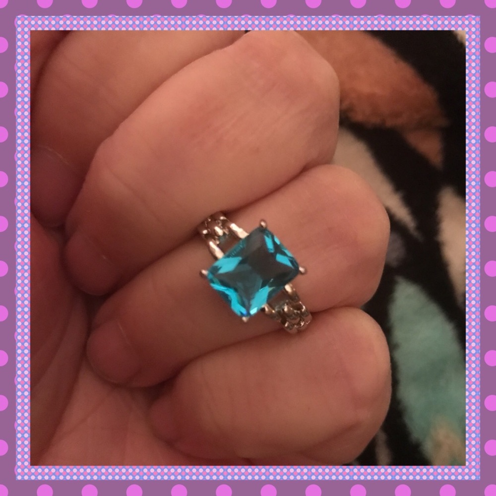 🦄GORGEOUS Chain Design Aquamarine Ring🦄