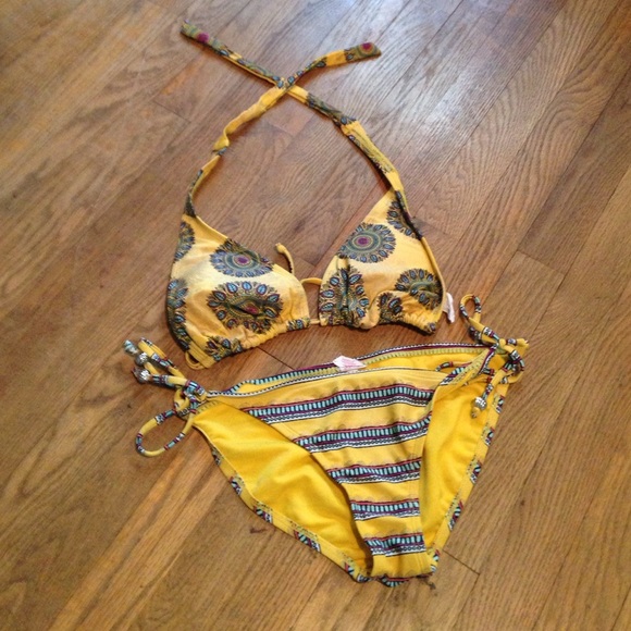 Yellow bikini.