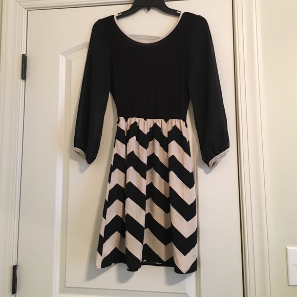 Black chevron dress - Picture 1 of 1