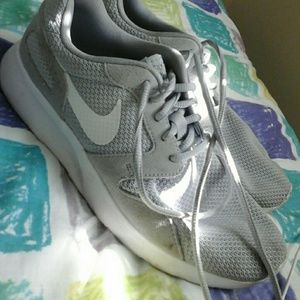 Nike grey low tops