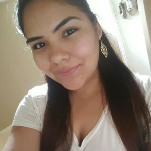 Meet your Posher, Yohana